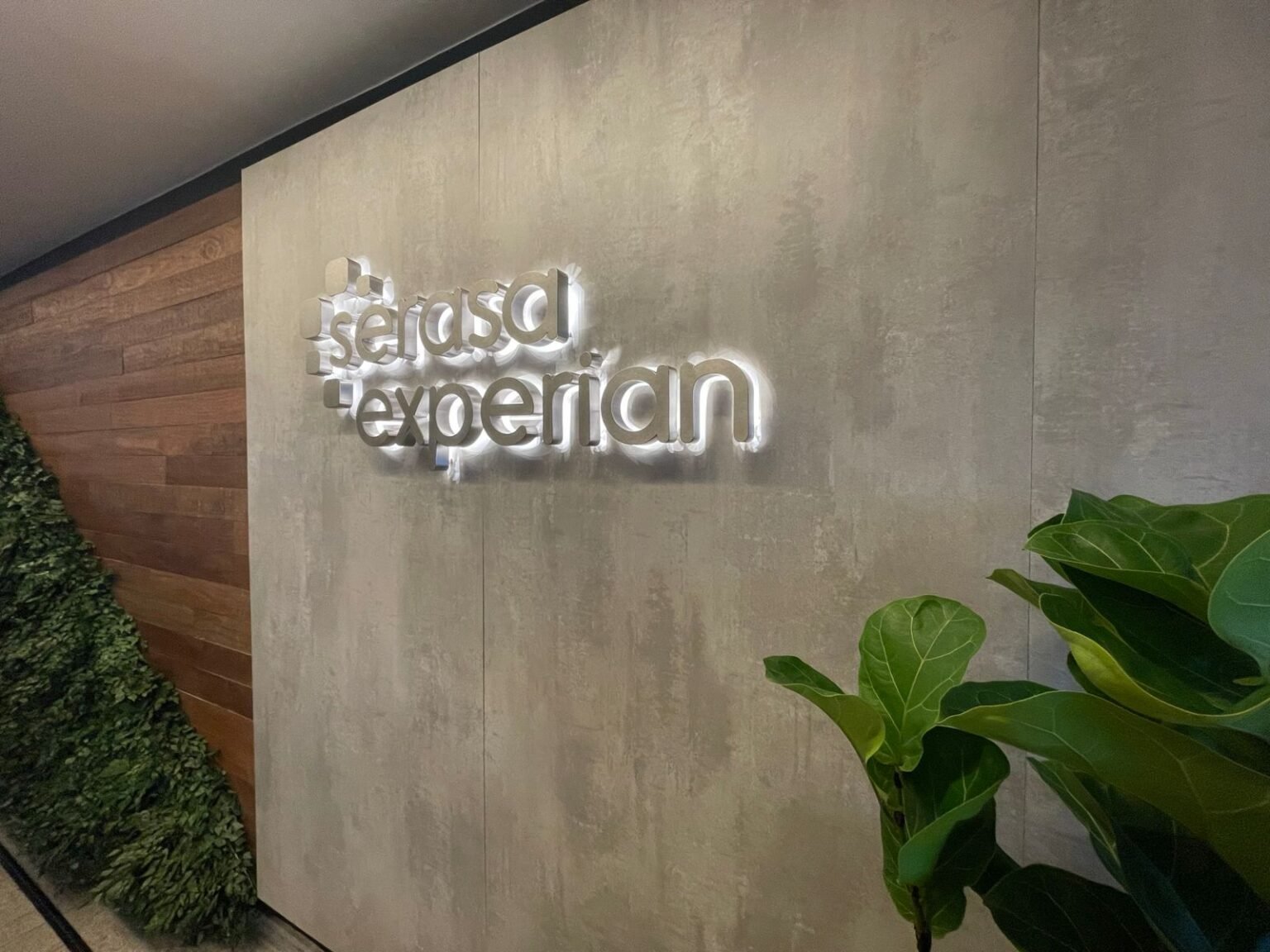 Imagem do escritório da Serasa Experian do Recife